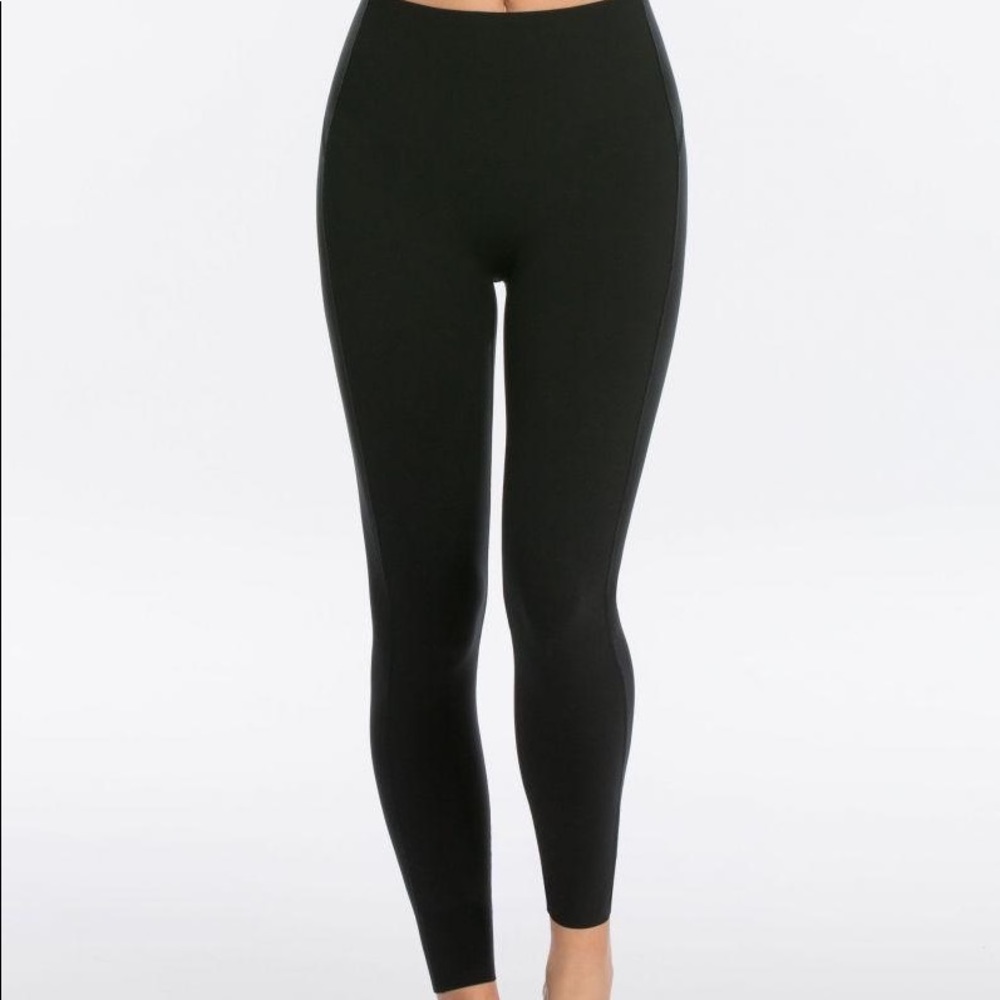 NEW Spanx Every Wear Icon Leggings